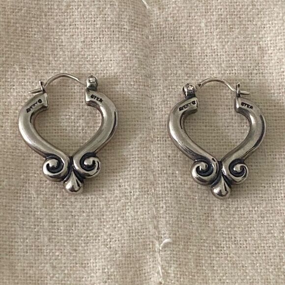 James Avery Retired Scrolled Post Hoop Earrings - Picture 4 of 4